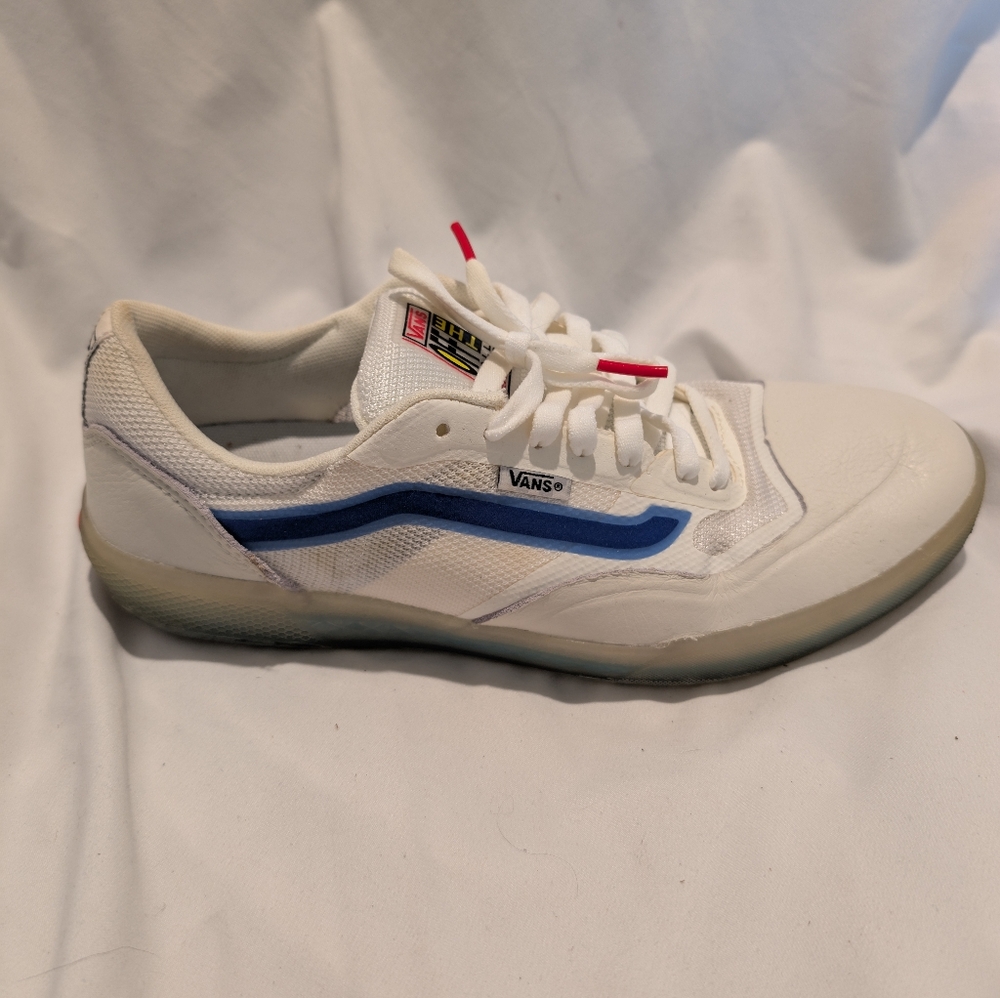 Vans AVE - Picture 3 of 10